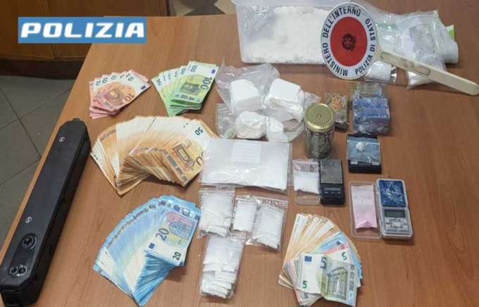 Droga in casa: arrestati un 31enne e una 27enne a Sesto San Giovanni