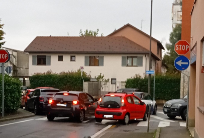 Contro la sosta selvaggia a Cernusco sul Naviglio arrivano i dissuasori in cemento