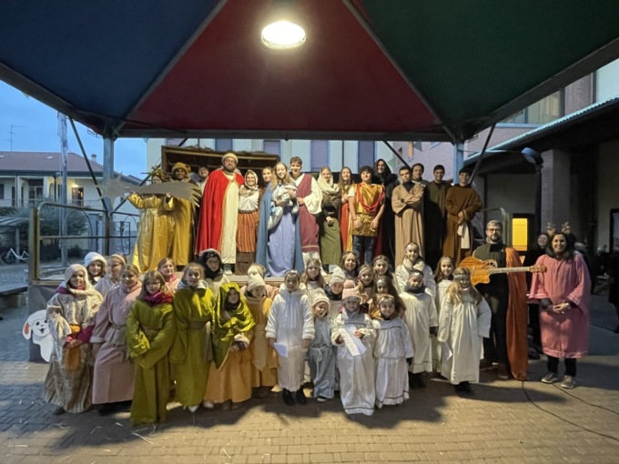 Presepe vivente a Vignate, in oratorio è andata in scena la nascita di Gesù