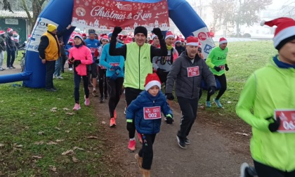 Tanti cappelli di Babbo Natale per le vie di Cernusco sul Naviglio con la Christmas Run