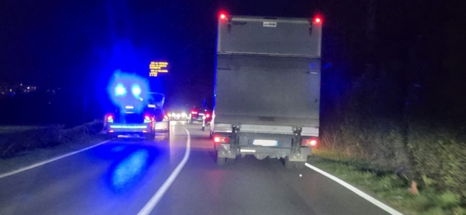 Scontro tra auto alla solita uscita della Tangenziale Est