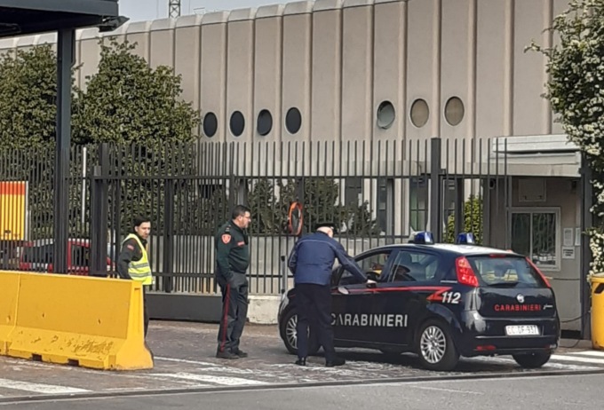 Infortunio alla spalla a Pioltello: si sloga una spalla spingendo un carrello