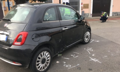 Nonna investita da un'auto, è grave: illesi i nipotini