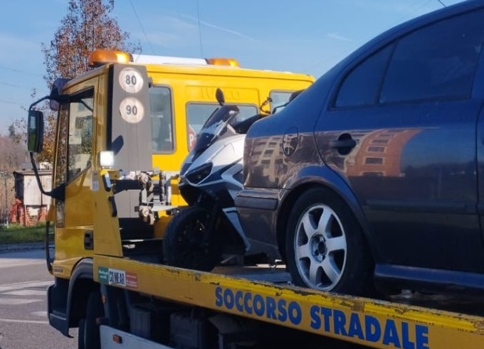 Quattro veicoli coinvolti nello scontro: uno dei conducenti era positivo all’alcol test