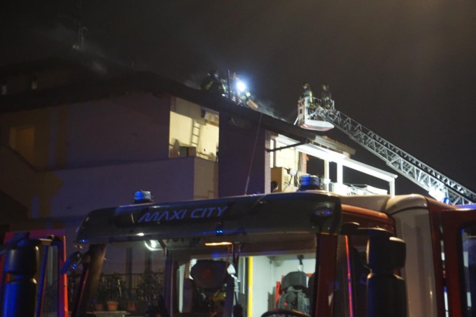 Maxi incendio a Pozzuolo Martesana: abitazione in fiamme