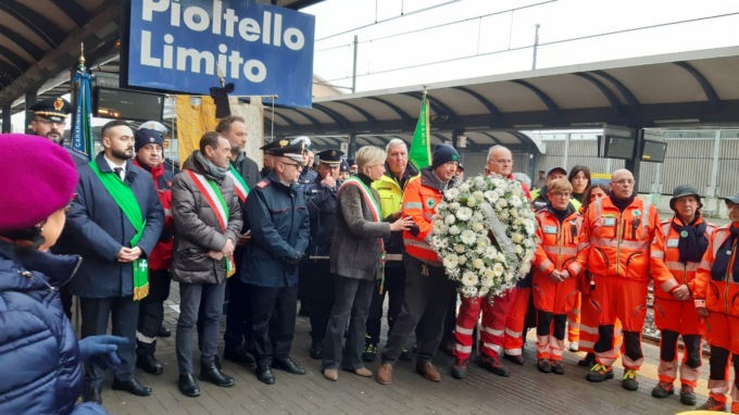 Commemorazione dell’incidente ferroviario di Pioltello, il toccante ricordo di don Marco