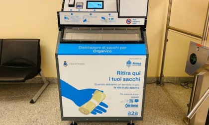 A Segrate arriva il nuovo distributore automatico di sacchetti per l'umido