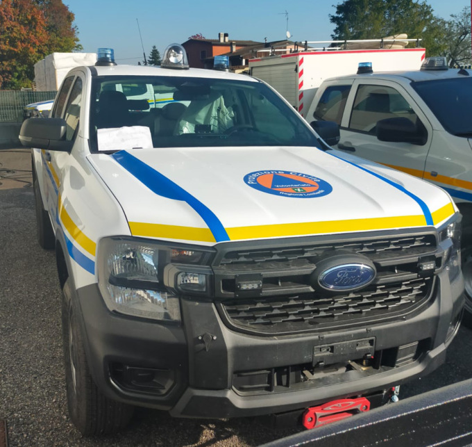 La Befana arriva… sul nuovo pick up della Protezione civile di Gorgonzola