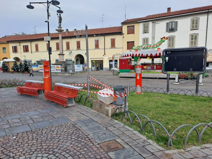 Baby vandali in azione in centro a Melzo. Il sindaco: “Li beccheremo”