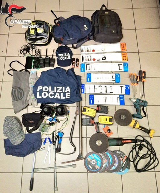 Si finge elettricista e tenta la truffa a una pensionata, inseguito e arrestato