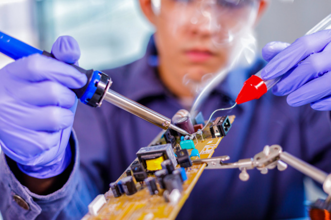 Manpower Merate: alla ricerca di talenti specializzati e giovani promesse per il settore elettronico