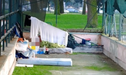 Senzatetto dormiva al gelo nel campo da bocce di Pioltello