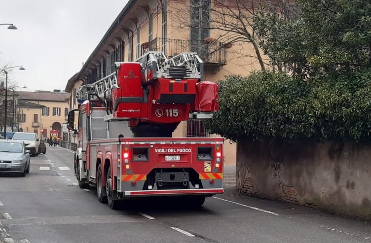 incendio via caio asinio cernusco