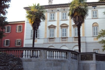 “Passi nel silenzio, voci della memoria”