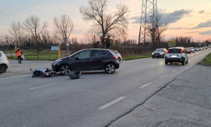 Scontro tra auto e scooter: 58enne soccorso in codice rosso