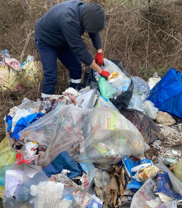 Tre denunce e 70 sanzioni per abbandono di rifiuti tra Brembate e Capriate San Gervasio