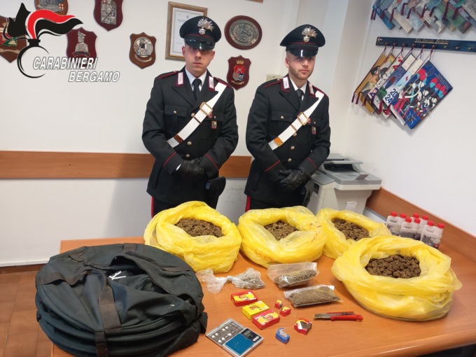 Vasta operazione antidroga dei Carabinieri: smantellata rete di spaccio