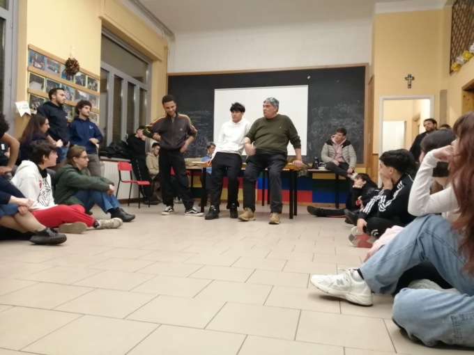 Nei panni di un migrante: rischiare tutto per il diritto di sognare