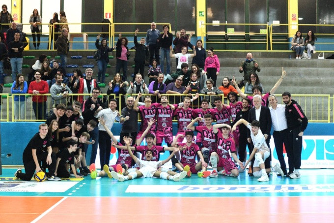 Finalmente un sorriso per i Diavoli rosa: vittoria per 3-2 con il Cus Cagliari
