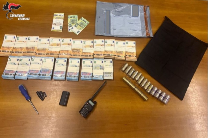 Furto da 80mila euro in banca: arrestati 3 uomini e una donna