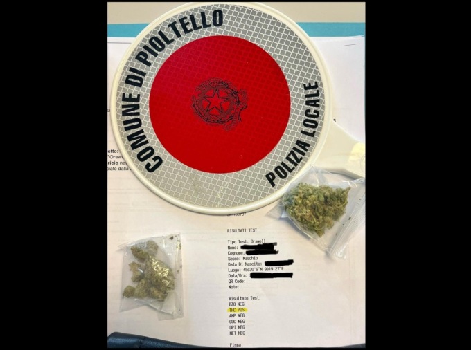 Alla guida con la droga addosso e in corpo: patente ritirata, 27enne denunciato