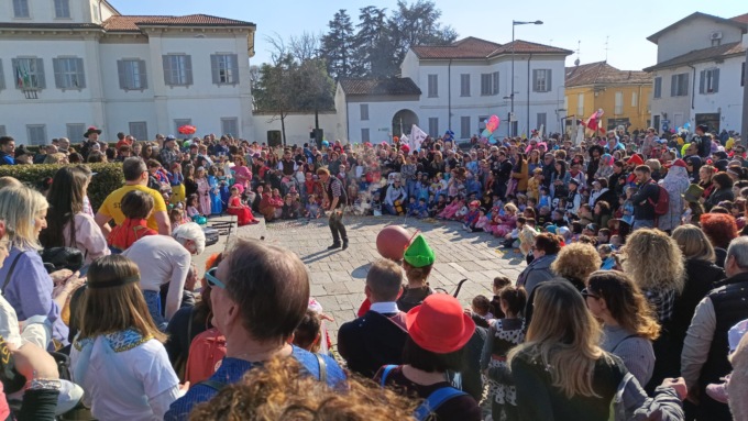 Il Carnevale ha riempito Cernusco sul Naviglio di colori e allegria
