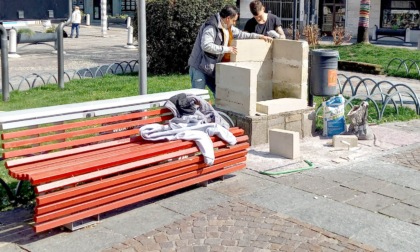 Stop ai vandali in centro: la cabina elettrica è stata rifatta... in cemento