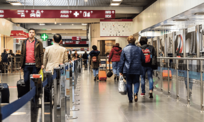 Ladri "pendolari" di portafogli arrestati in aeroporto: in manette anche una madre con la figlia