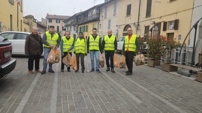 Vaprio, la battaglia della task force del vicesindaco contro l’abbandono di rifiuti
