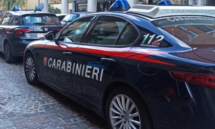 Rapina in farmacia con un ombrello, poi le minacce di morte ai Carabinieri: arrestato