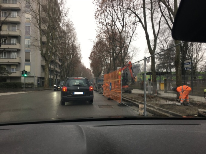 La ciclabile restringe la carreggiata: addio code con nuovi semafori