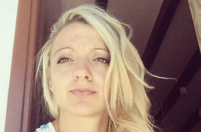 L’addio a una giovane mamma: aveva solo 35 anni