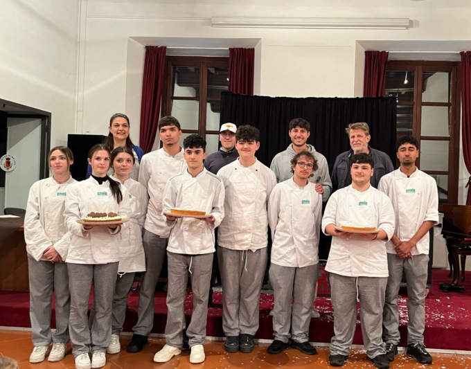 Gli studenti si sfidano con la torta di San Lisander: per la giuria a vincere è…