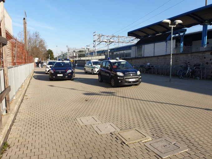 Trasforma la sua casa nella base di spaccio: era agli arresti domiciliari