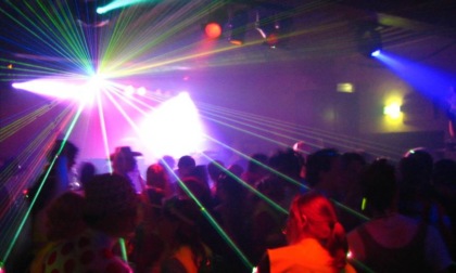 Violenze su una 18enne in discoteca: ai domiciliari un 29enne organizzatore di eventi