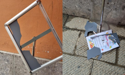 Ignoti vandalizzano le bacheche dell'associazione