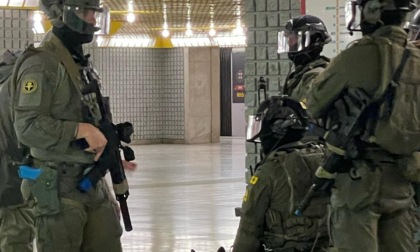 Attacco terroristico in metropolitana: addestramento simulato alla metro di San Donato