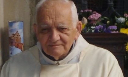 Don Giorgio Lattuada ha salutato i fedeli