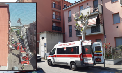 Bimbo di 2 anni si chiude in casa: intervengono i pompieri con l'autoscala