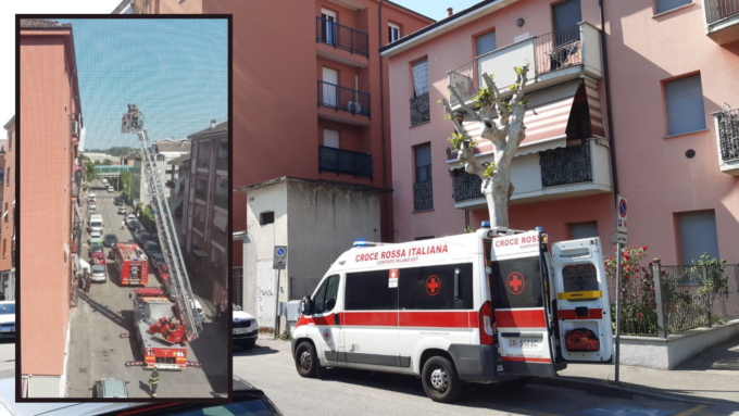 Bimbo di 2 anni si chiude in casa: intervengono i pompieri con l’autoscala