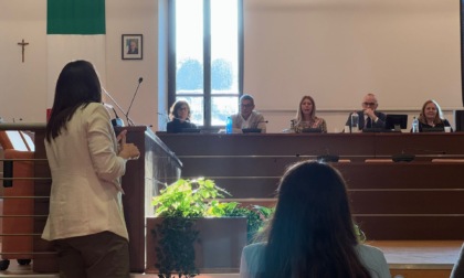 Incontro sulla scuola "colabrodo": "Prove Invalsi fatte in un'aula in cui cadevano calcinacci"