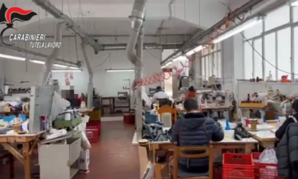 Alta moda realizzata a basso costo sfruttando la manodopera: intervengono i Carabinieri