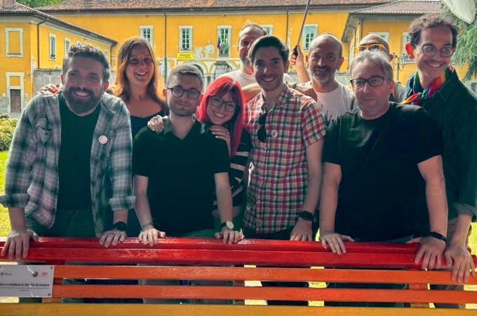 panchina arcobaleno cologno