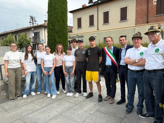 Costituzione e Tricolore ai neodiciottenni: Cassano d’Adda investe sui cittadini del futuro