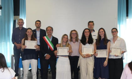 Orgoglio cassanese: 26 eccellenze scolastiche riconosciute in Biblioteca