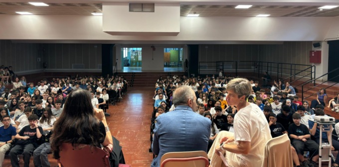 Studenti di Cernusco sul Naviglio a confronto con verità e informazione