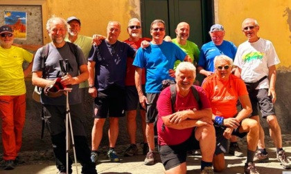 Undici amici e una tradizione: un cammino tutti insieme. Quest'anno tra i paesaggi della Liguria