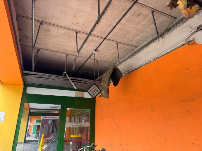 Notte di follia a Brugherio, vandali in azione in diverse zone. I cittadini chiedono interventi più rapidi
