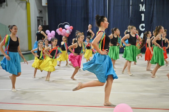 Che spettacolo il saggio di fine anno dell’Asd Ritmica Martesana a Gorgonzola