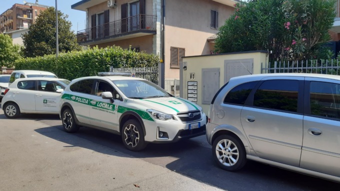 Infortunio sul lavoro in un’abitazione intervengono ambulanza, automedica e Polizia Locale
